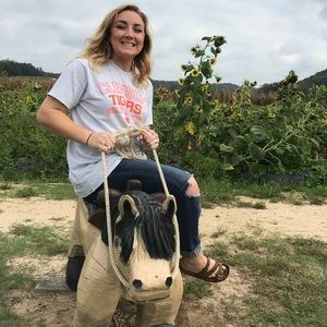 Meet your Posher, Hannah